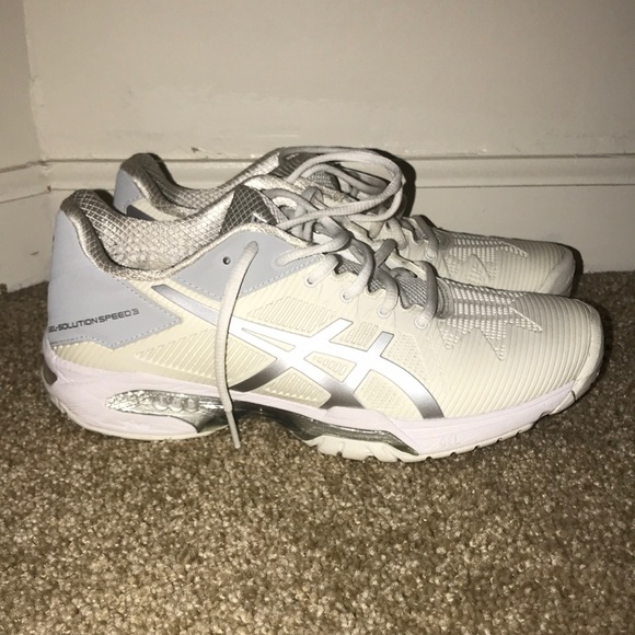 ASICS tennis shoes - Picture 1 of 3